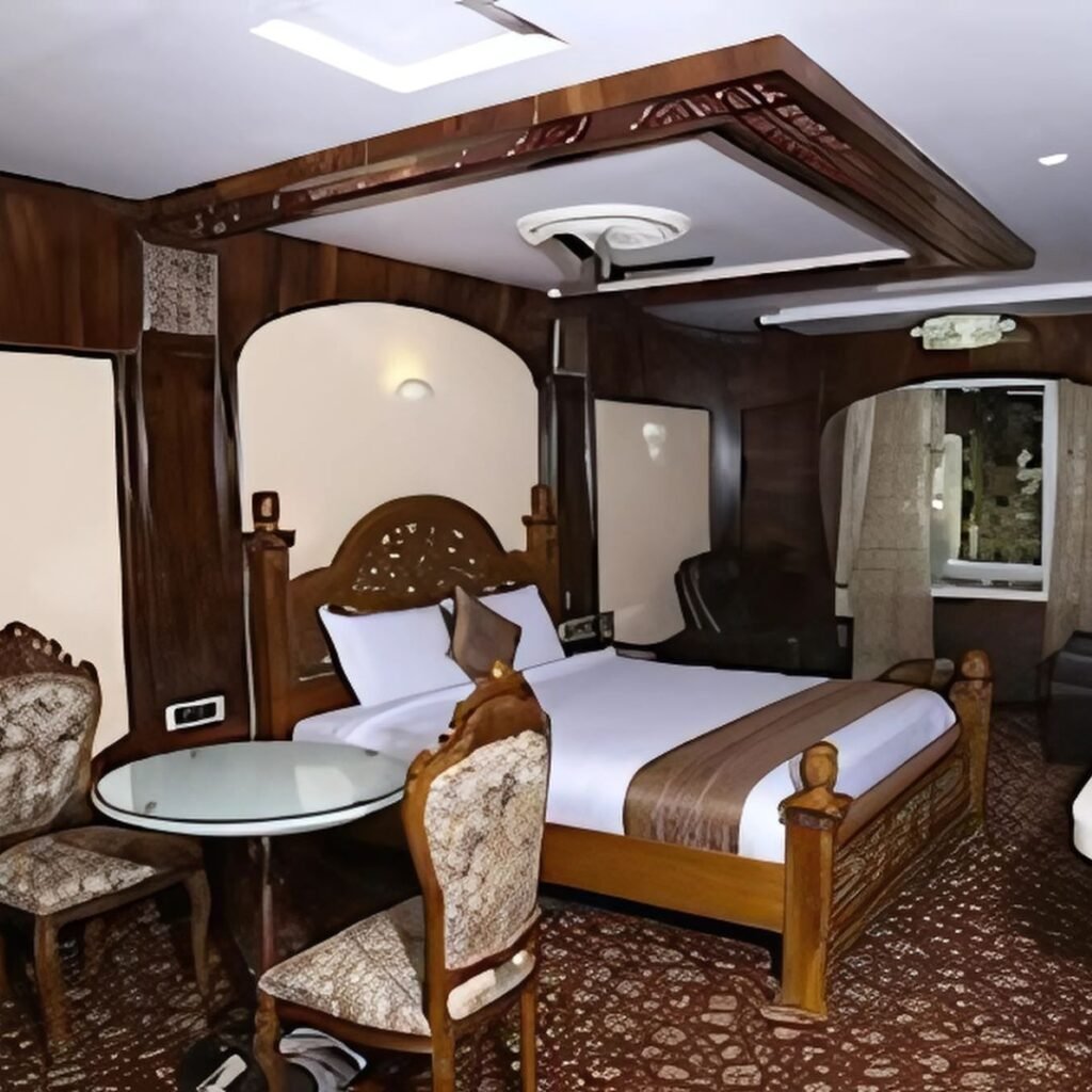 Munnar Group Stay Room1